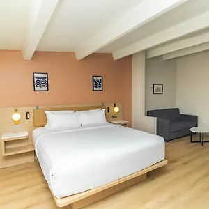 Ramada By Wyndham Orlando South Davenport